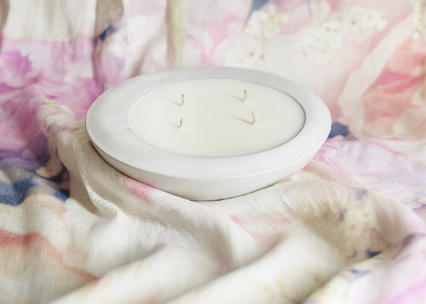 Ash White Oval Concrete Candle
